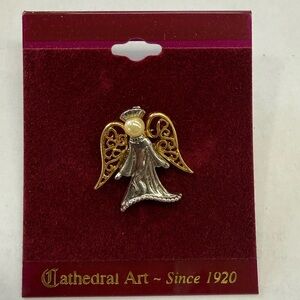 Cathedral Art Angel Pin Gold Silver Pearl